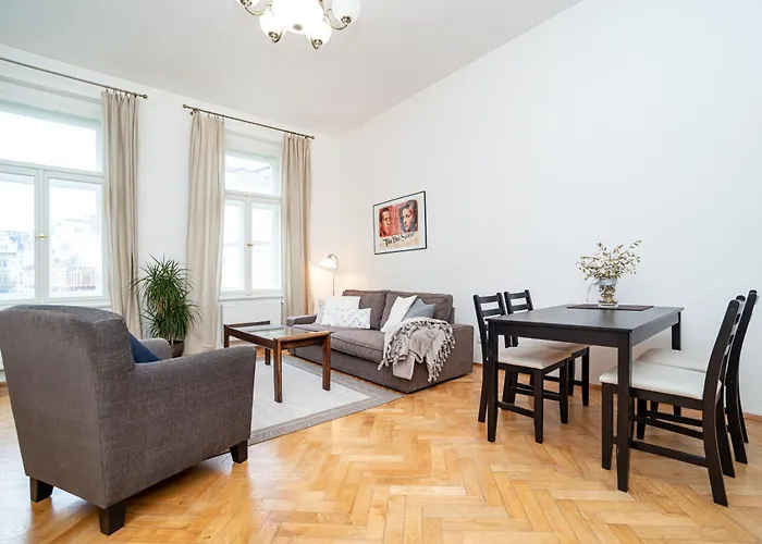Quiet Apartment In The Old Town