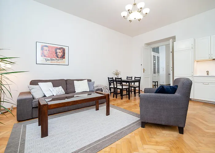 Quiet Apartment In The Old Town