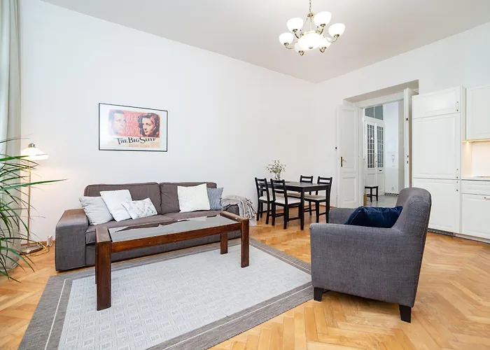 Quiet Apartment In The Old Town