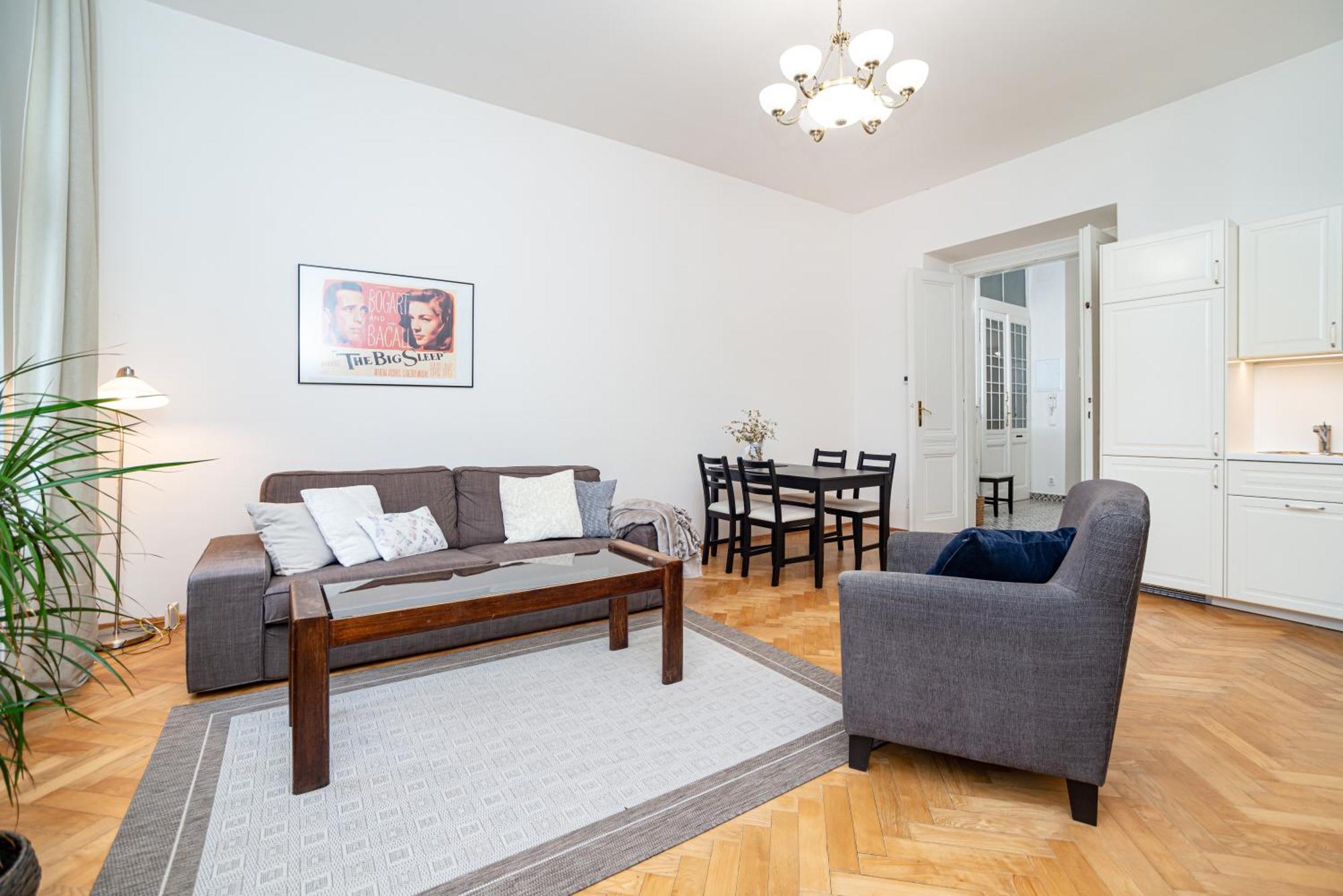 Quiet In The Old Town Apartment